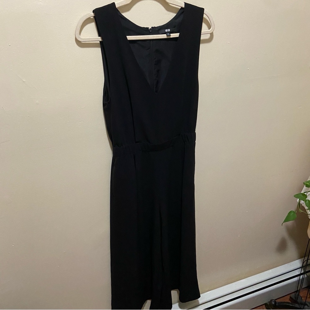 uniqlo v neck wide leg crop culotte black jumpsuit